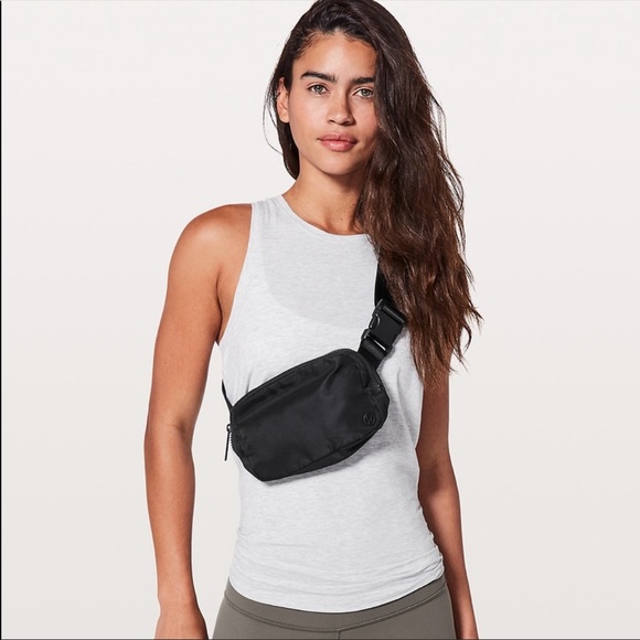 lululemon athletica belt bag